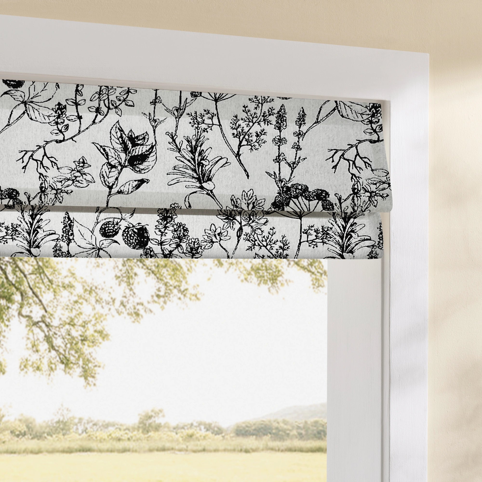 Arlina Black Berry Floral Jacquard Chenille Blackout Roman Shades: Image H-001_scene_4 showcases the roman shade with exquisite floral jacquard patterns, soft chenille fabric, great blackout effect and stylish home scene matching.