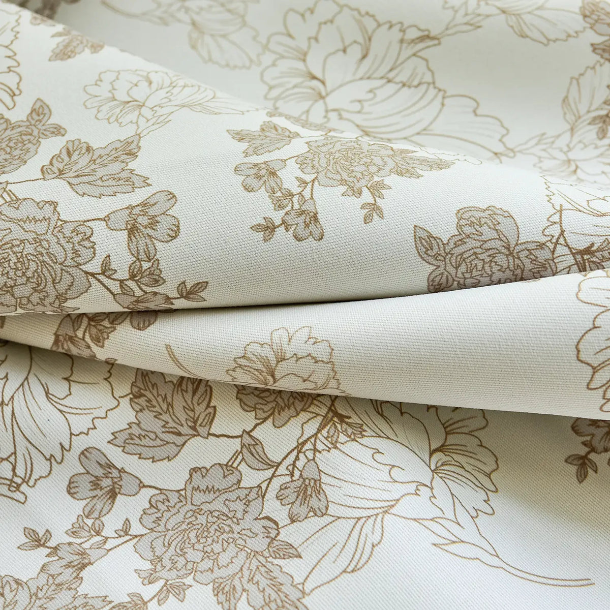 Lila Beige Rose Garden Floral Linen Textured Blackout Roman Shades: Image detail_1 highlights the delicate beige rose garden floral details, premium linen textured fabric, reliable blackout performance and exquisite craftsmanship of the roman shade.