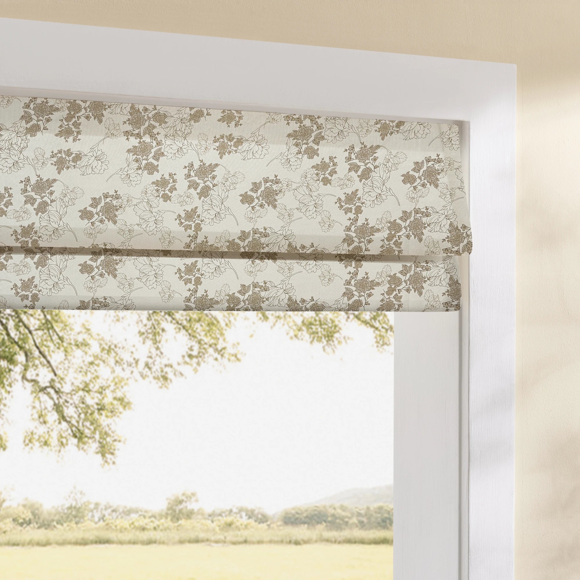 Lila Beige Rose Garden Floral Linen Textured Blackout Roman Shades: Image scene_4 showcases the roman shade with beautiful beige rose garden floral patterns, natural linen textured fabric, great blackout effect and elegant home scene display.