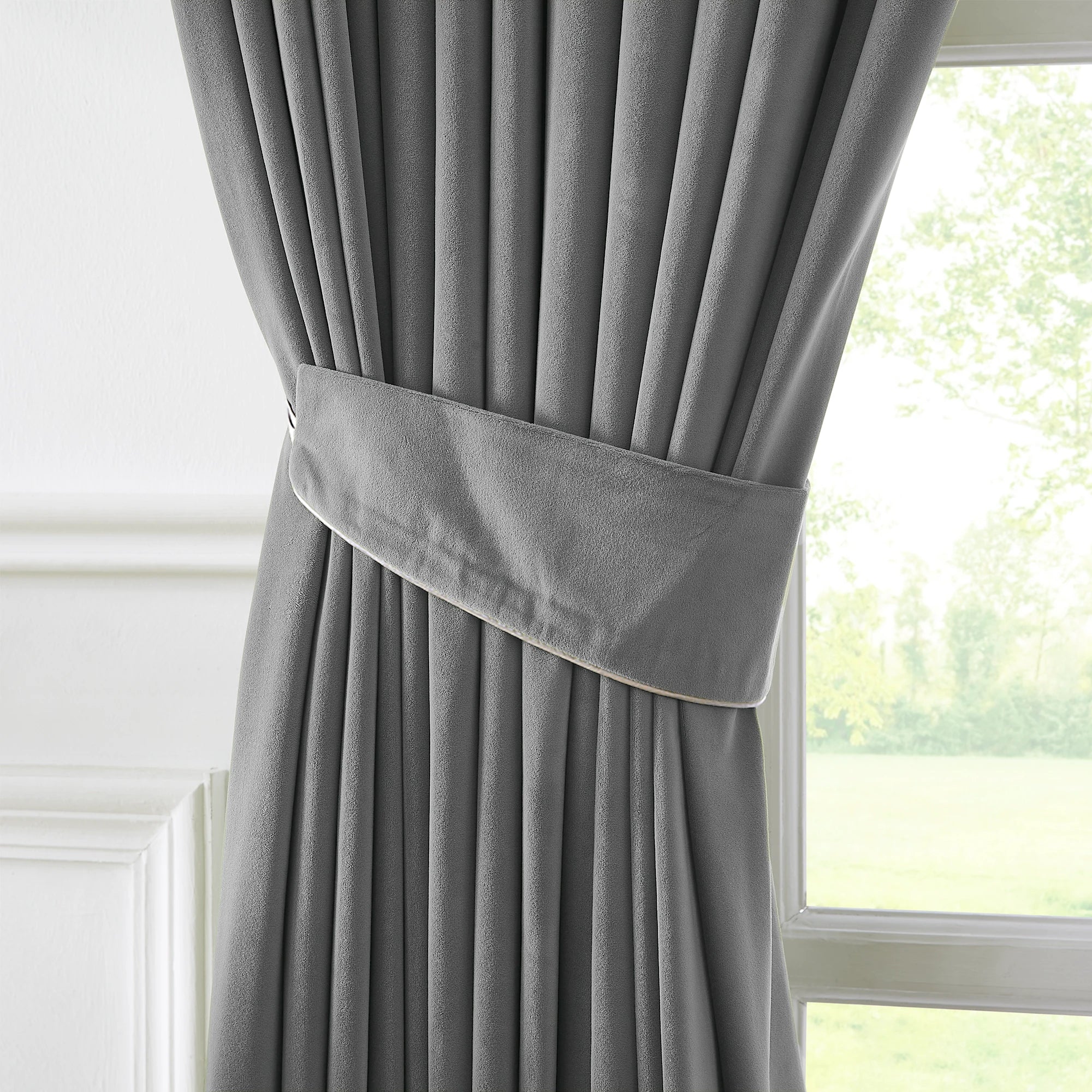 Liora 658-10 velvet blackout curtains, thick and cozy fabric , detail display