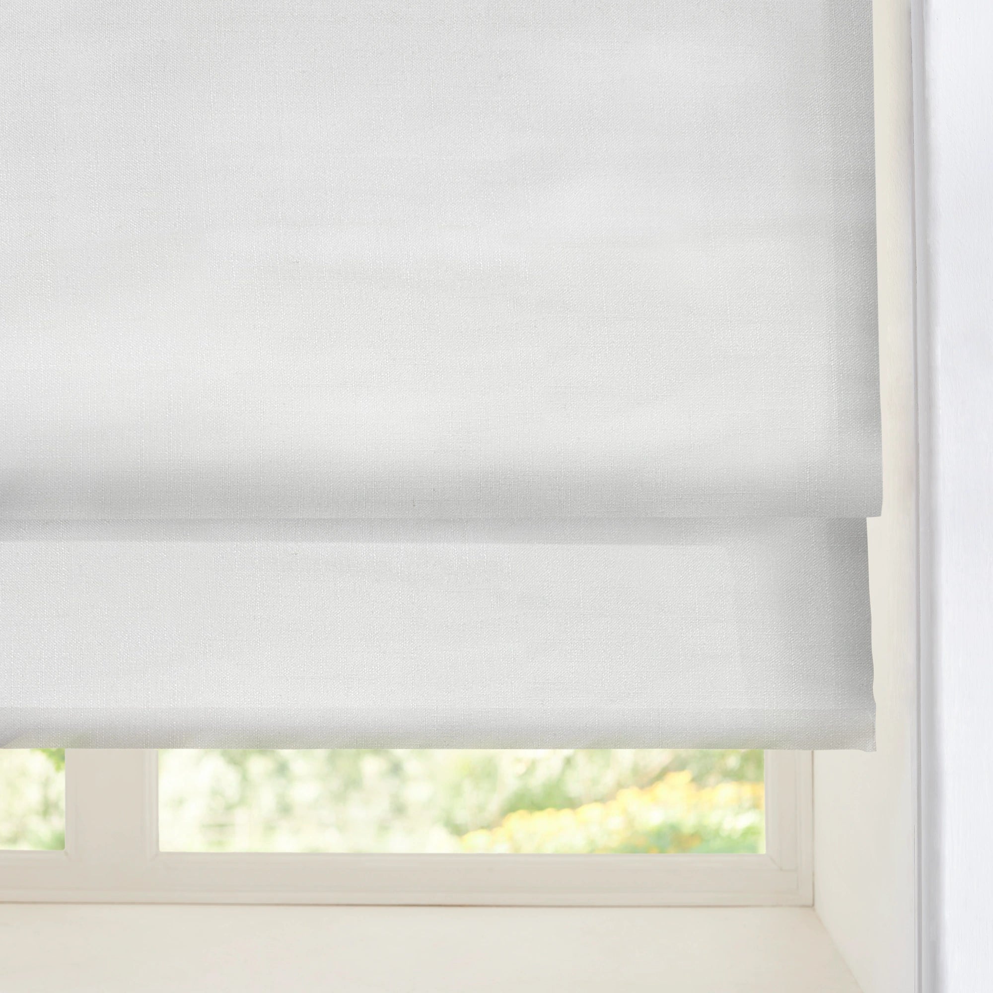 Orinda Semi Sheer Roman Shades: Image KLQ2-2_scene_4 showcases the roman shade with soft semi-sheer fabric, gentle light filtering and stylish home scene matching effect.