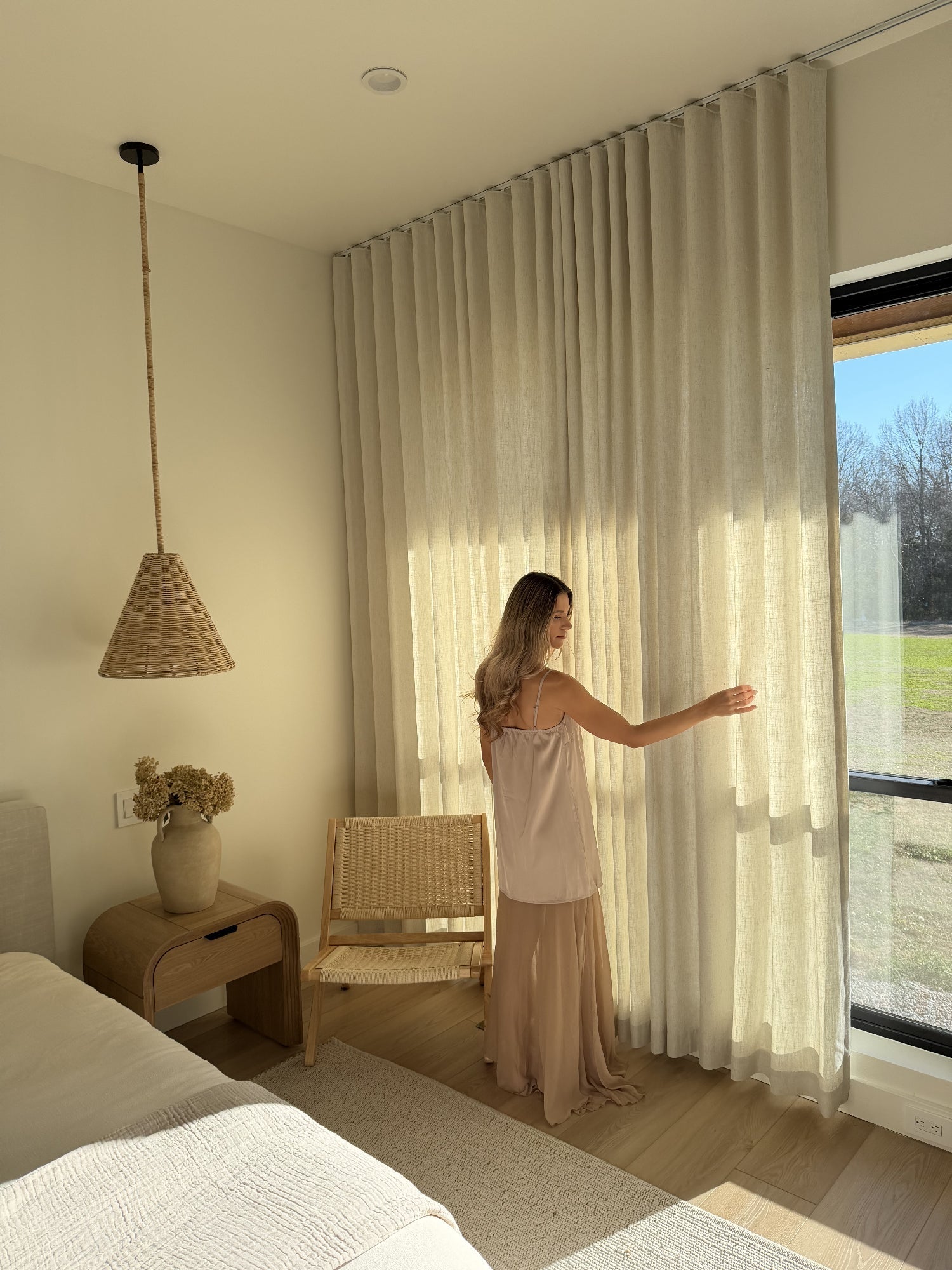 Why Thermal Memory Pleats Matter for Long Drops, Wide Spans, and Post‑Cleaning Shape Retention