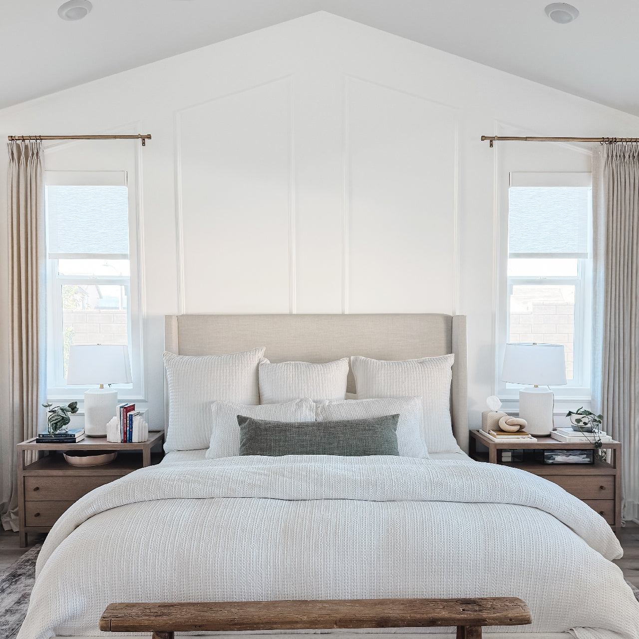 Elara - Light Grayish White 89850-2