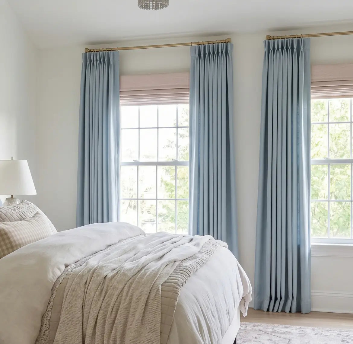 Cotton curtains in breathable fabrics, perfect for a natural and cozy home aesthetic.